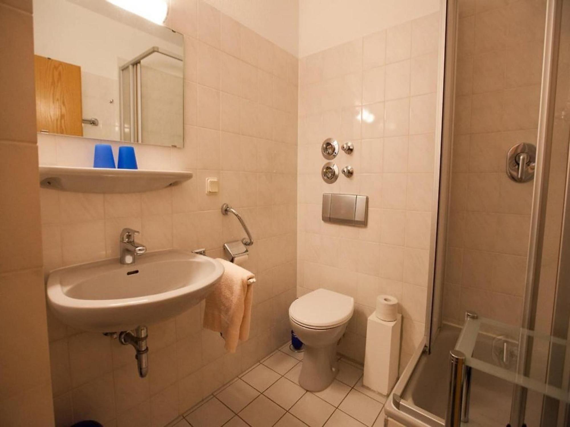In With Community Pool Apartment