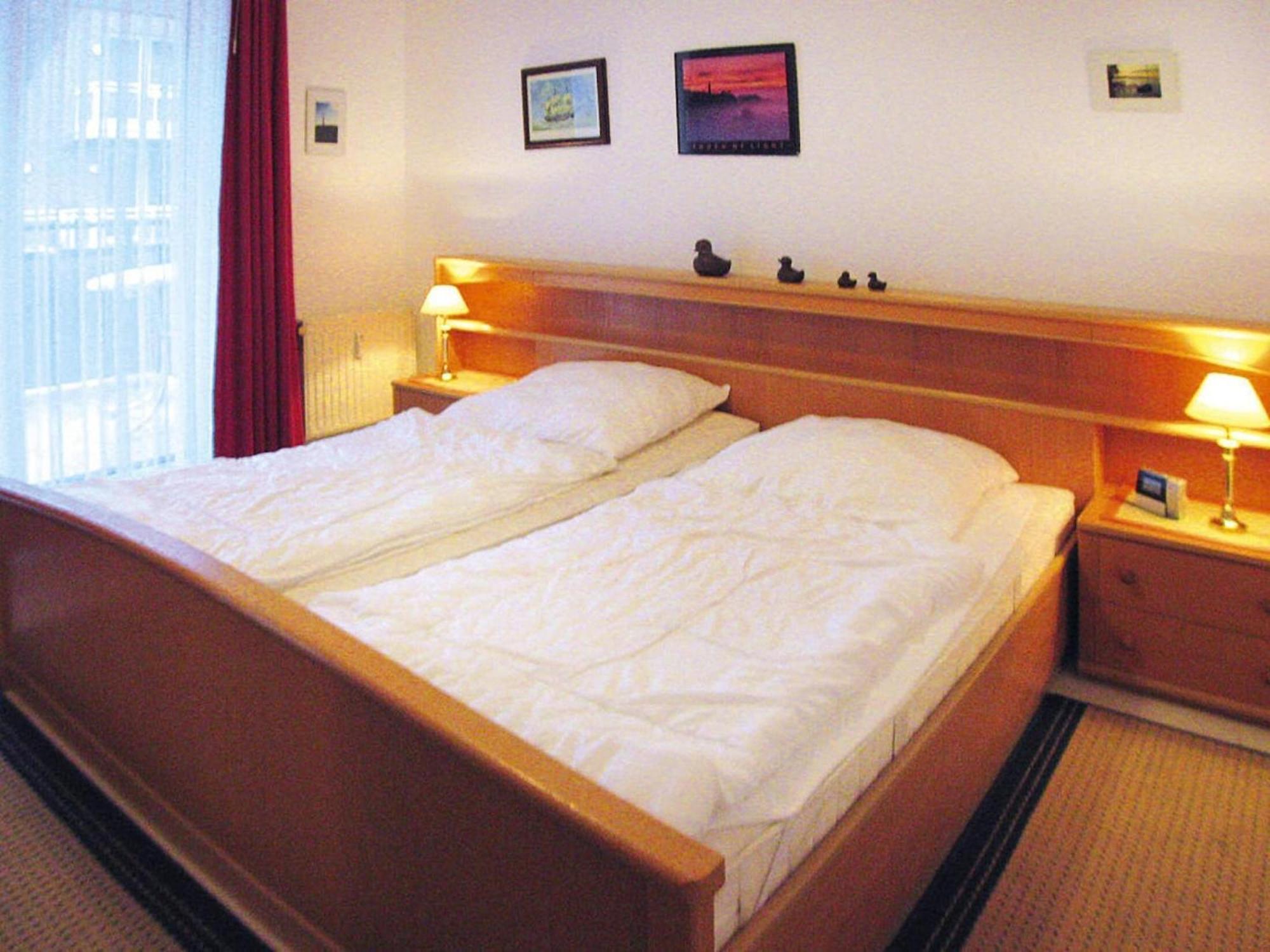 In With Community Pool Apartment *