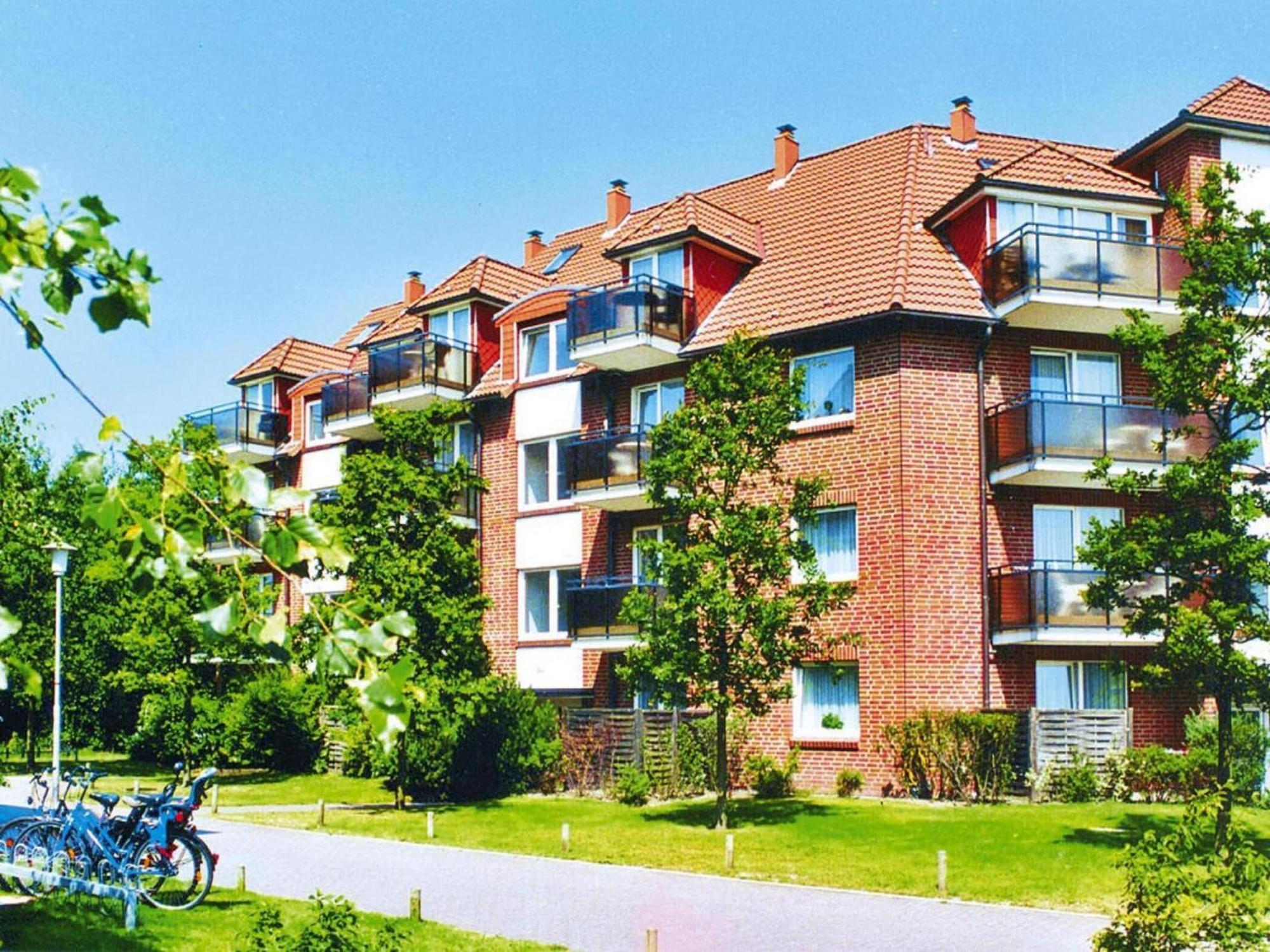 In With Community Pool Apartment